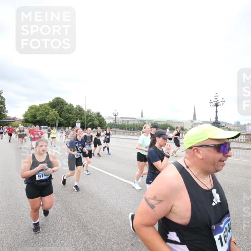 29.06.2025 - hella hamburg halbmarathon Jannik Wohlers http://msf.ph/oto/8501479 29.06.2025 10:57:59 Lombardsbrücke 1001, 1845, 2043, 3540, 3868, 4117, 5104, 5159, 5655, 5782, 5988, 6825, 7262, 7617, 7664, 7870, 8076, 9123, 9239, 9636, 10462, 10473, 10498, 10937, 11708, 12023, 12024, 12310, 12433, 12968, 13218, 13226, 13355, 13356, 13469, 13547, 14584, 14935, 15926, 16048, 16329, 16408, 16561, 16878, 17227, 17228, 18822, 19183 meine-sportfotos.de