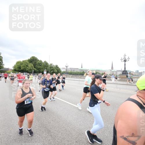 29.06.2025 - hella hamburg halbmarathon Jannik Wohlers http://msf.ph/oto/8501484 29.06.2025 10:57:59 Lombardsbrücke 1001, 1845, 2043, 3540, 3868, 4117, 5104, 5159, 5655, 5782, 5988, 6825, 7262, 7617, 7664, 7870, 8076, 9123, 9239, 9636, 10462, 10473, 10498, 10937, 11708, 12023, 12024, 12310, 12433, 12968, 13218, 13226, 13355, 13356, 13469, 13547, 14584, 14935, 15926, 16048, 16329, 16408, 16561, 16878, 17227, 17228, 18822, 19183 meine-sportfotos.de
