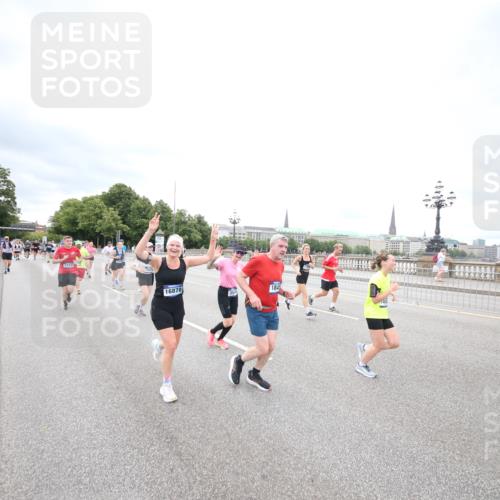 29.06.2025 - hella hamburg halbmarathon Jannik Wohlers http://msf.ph/oto/8501602 29.06.2025 10:58:03 Lombardsbrücke 1001, 1646, 1845, 2043, 2449, 3540, 3868, 4117, 5159, 5655, 5732, 5988, 6010, 7617, 7664, 7870, 7933, 8076, 8701, 9123, 9225, 9239, 9636, 9889, 10473, 10498, 11708, 12023, 12024, 12310, 12433, 12968, 13226, 13355, 13356, 13547, 13855, 14584, 14935, 15926, 16048, 16104, 16408, 16561, 16878, 16906, 16998, 17036, 17227, 17228, 17480, 18822, 19183 meine-sportfotos.de