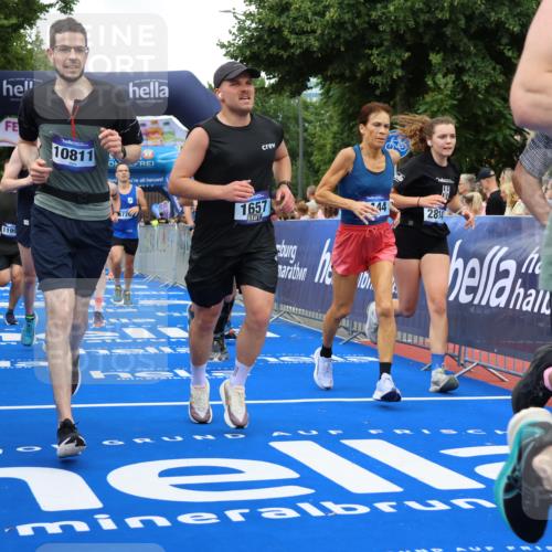 29.06.2025 - hella hamburg halbmarathon Strokosch-Dieckow http://msf.ph/oto/8501609 29.06.2025 10:52:51 Ziel 1257, 1258, 1657, 2099, 2444, 2814, 2910, 4557, 4558, 4770, 5077, 5169, 5194, 5907, 8139, 8172, 8720, 8955, 9065, 9163, 10724, 10811, 11217, 11992, 12519, 14198, 14286, 14791, 14805, 15430, 17198, 18331, 18720, 19244 meine-sportfotos.de