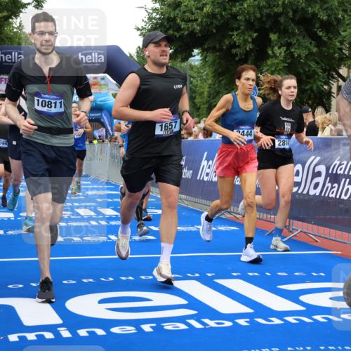 29.06.2025 - hella hamburg halbmarathon Strokosch-Dieckow http://msf.ph/oto/8501623 29.06.2025 10:52:51 Ziel 1257, 1258, 1657, 2099, 2444, 2814, 2910, 4557, 4558, 4770, 5077, 5169, 5194, 5907, 8139, 8172, 8720, 8955, 9065, 9163, 10724, 10811, 11217, 11992, 12519, 14198, 14286, 14791, 14805, 15430, 17198, 18331, 18720, 19244 meine-sportfotos.de