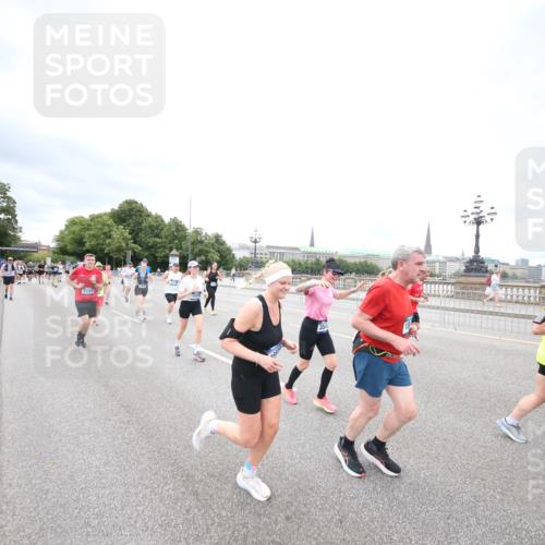 29.06.2025 - hella hamburg halbmarathon Jannik Wohlers http://msf.ph/oto/8501631 29.06.2025 10:58:03 Lombardsbrücke 1001, 1646, 1845, 2043, 2449, 3540, 3868, 4117, 5159, 5655, 5732, 5988, 6010, 7617, 7664, 7870, 7933, 8076, 8701, 9123, 9225, 9239, 9636, 9889, 10473, 10498, 11708, 12023, 12024, 12310, 12433, 12968, 13226, 13355, 13356, 13547, 13855, 14584, 14935, 15926, 16048, 16104, 16408, 16561, 16878, 16906, 16998, 17036, 17227, 17228, 17480, 18822, 19183 meine-sportfotos.de