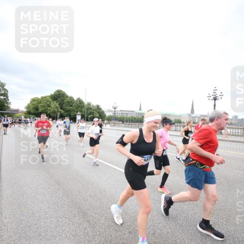 29.06.2025 - hella hamburg halbmarathon Jannik Wohlers http://msf.ph/oto/8501643 29.06.2025 10:58:03 Lombardsbrücke 1001, 1646, 1845, 2043, 2449, 3540, 3868, 4117, 5159, 5655, 5732, 5988, 6010, 7617, 7664, 7870, 7933, 8076, 8701, 9123, 9225, 9239, 9636, 9889, 10473, 10498, 11708, 12023, 12024, 12310, 12433, 12968, 13226, 13355, 13356, 13547, 13855, 14584, 14935, 15926, 16048, 16104, 16408, 16561, 16878, 16906, 16998, 17036, 17227, 17228, 17480, 18822, 19183 meine-sportfotos.de