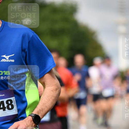 29.06.2025 - hella hamburg halbmarathon Dr. Thomas Lammeyer http://msf.ph/oto/8501672 29.06.2025 10:25:13 Kennedybrücke 1028, 1266, 1658, 2101, 2325, 2383, 2923, 2956, 2986, 3161, 3247, 3434, 3781, 3813, 4082, 4350, 5041, 5625, 5767, 5811, 5812, 6275, 6308, 7018, 7608, 8113, 8146, 8724, 8726, 8844, 9100, 9108, 9501, 9981, 10050, 10350, 10585, 10602, 11145 meine-sportfotos.de