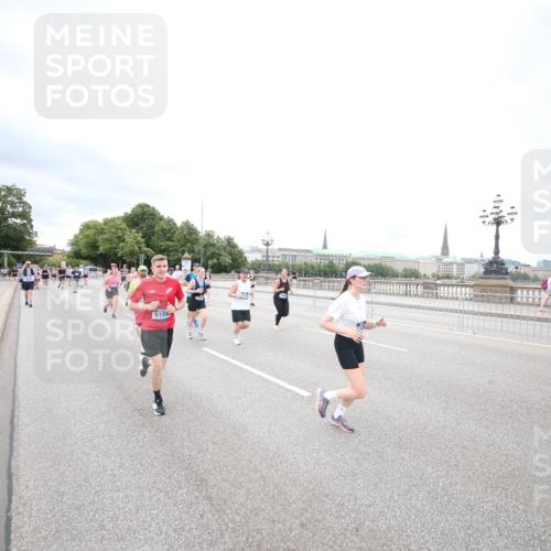 29.06.2025 - hella hamburg halbmarathon Jannik Wohlers http://msf.ph/oto/8501675 29.06.2025 10:58:04 Lombardsbrücke 1001, 1326, 1646, 1845, 2043, 2449, 3540, 3868, 5159, 5655, 5732, 5988, 6010, 6927, 7617, 7664, 7870, 7933, 8076, 8592, 8701, 9123, 9225, 9239, 9636, 9889, 10473, 10498, 11708, 12023, 12024, 12310, 12433, 12968, 13226, 13355, 13356, 13547, 13855, 14584, 14935, 15926, 16048, 16104, 16408, 16561, 16878, 16906, 16998, 17036, 17227, 17228, 17480, 18822, 19183 meine-sportfotos.de