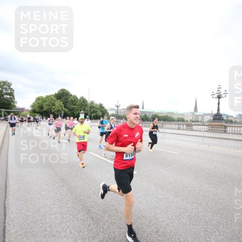 29.06.2025 - hella hamburg halbmarathon Jannik Wohlers http://msf.ph/oto/8501711 29.06.2025 10:58:05 Lombardsbrücke 1326, 1646, 1845, 2449, 3540, 3868, 5159, 5655, 5732, 5988, 6010, 6927, 7617, 7664, 7870, 7933, 8592, 8701, 9123, 9225, 9239, 9636, 9889, 9960, 10473, 10498, 11708, 12023, 12024, 12310, 12433, 12968, 13355, 13356, 13547, 13784, 13855, 14584, 14935, 15926, 16048, 16104, 16408, 16561, 16878, 16906, 16998, 17036, 17227, 17228, 17480, 18822, 19183 meine-sportfotos.de