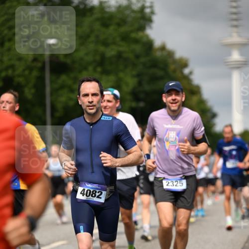 29.06.2025 - hella hamburg halbmarathon Dr. Thomas Lammeyer http://msf.ph/oto/8501724 29.06.2025 10:25:15 Kennedybrücke 1028, 1266, 1658, 2101, 2325, 2383, 2923, 2956, 2986, 3161, 3247, 3434, 3781, 3813, 4082, 4350, 5041, 5625, 5767, 5812, 6275, 6308, 7018, 7553, 7608, 8113, 8146, 8724, 8726, 8844, 9100, 9108, 9501, 9981, 10050, 10350, 10585, 10602, 11145 meine-sportfotos.de