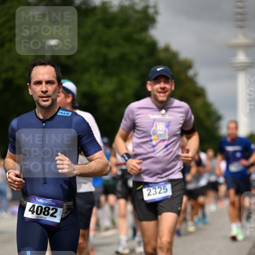 29.06.2025 - hella hamburg halbmarathon Dr. Thomas Lammeyer http://msf.ph/oto/8501748 29.06.2025 10:25:15 Kennedybrücke 1028, 1266, 1658, 2101, 2325, 2383, 2923, 2956, 2986, 3161, 3247, 3434, 3781, 3813, 4082, 4350, 5041, 5625, 5767, 5812, 6275, 6308, 7018, 7553, 7608, 8113, 8146, 8724, 8726, 8844, 9100, 9108, 9501, 9981, 10050, 10350, 10585, 10602, 11145 meine-sportfotos.de