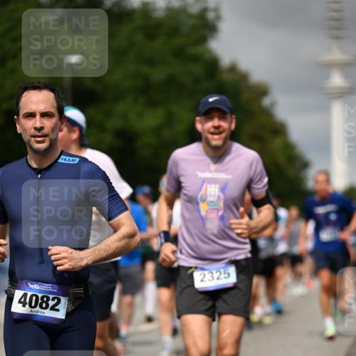 29.06.2025 - hella hamburg halbmarathon Dr. Thomas Lammeyer http://msf.ph/oto/8501753 29.06.2025 10:25:15 Kennedybrücke 1028, 1266, 1658, 2101, 2325, 2383, 2923, 2956, 2986, 3161, 3247, 3434, 3781, 3813, 4082, 4350, 5041, 5625, 5767, 5812, 6275, 6308, 7018, 7553, 7608, 8113, 8146, 8724, 8726, 8844, 9100, 9108, 9501, 9981, 10050, 10350, 10585, 10602, 11145 meine-sportfotos.de