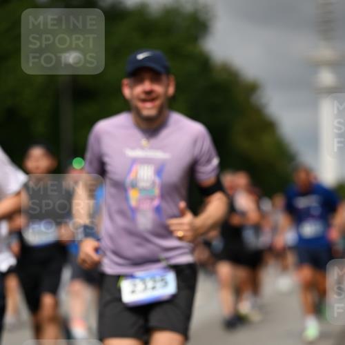29.06.2025 - hella hamburg halbmarathon Dr. Thomas Lammeyer http://msf.ph/oto/8501787 29.06.2025 10:25:16 Kennedybrücke 1028, 1266, 1658, 2101, 2325, 2383, 2923, 2956, 2986, 3161, 3247, 3434, 3781, 3813, 4082, 4350, 5041, 5373, 5625, 5767, 6275, 6308, 7018, 7553, 7608, 8113, 8146, 8724, 8726, 8844, 9100, 9108, 9501, 9981, 10050, 10350, 10585, 10602, 11145 meine-sportfotos.de