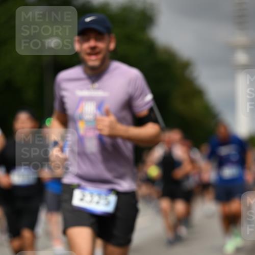 29.06.2025 - hella hamburg halbmarathon Dr. Thomas Lammeyer http://msf.ph/oto/8501797 29.06.2025 10:25:16 Kennedybrücke 1028, 1266, 1658, 2101, 2325, 2383, 2923, 2956, 2986, 3161, 3247, 3434, 3781, 3813, 4082, 4350, 5041, 5373, 5625, 5767, 6275, 6308, 7018, 7553, 7608, 8113, 8146, 8724, 8726, 8844, 9100, 9108, 9501, 9981, 10050, 10350, 10585, 10602, 11145 meine-sportfotos.de