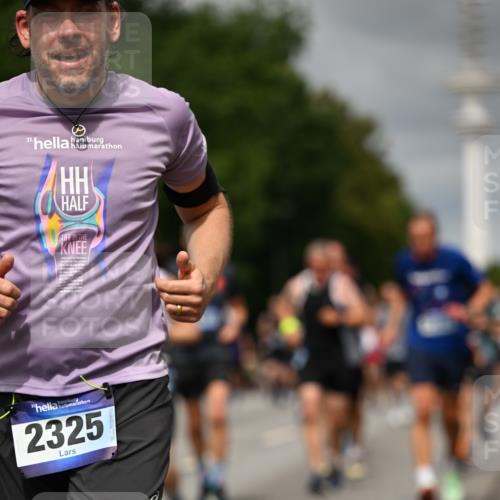 29.06.2025 - hella hamburg halbmarathon Dr. Thomas Lammeyer http://msf.ph/oto/8501816 29.06.2025 10:25:17 Kennedybrücke 1028, 1266, 1658, 2325, 2383, 2923, 2956, 2986, 3161, 3247, 3434, 3781, 3813, 4082, 4350, 5041, 5373, 5625, 5767, 6275, 6308, 7018, 7553, 7608, 8146, 8724, 8726, 8844, 9100, 9108, 9501, 10050, 10350, 10585, 10602, 11145 meine-sportfotos.de