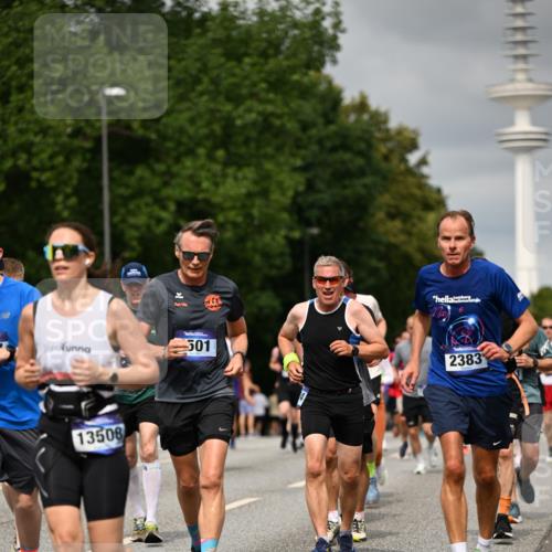 29.06.2025 - hella hamburg halbmarathon Dr. Thomas Lammeyer http://msf.ph/oto/8501837 29.06.2025 10:25:18 Kennedybrücke 1028, 1266, 1658, 2325, 2383, 2923, 2956, 2986, 3161, 3247, 3434, 3781, 3813, 4082, 4350, 5041, 5373, 5625, 5767, 6275, 6308, 7018, 7553, 7608, 8724, 8726, 8844, 9100, 9108, 9501, 10050, 10350, 10585, 10602, 11145 meine-sportfotos.de