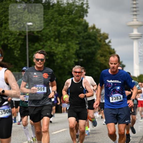 29.06.2025 - hella hamburg halbmarathon Dr. Thomas Lammeyer http://msf.ph/oto/8501861 29.06.2025 10:25:18 Kennedybrücke 1028, 1266, 1658, 2325, 2383, 2923, 2956, 2986, 3161, 3247, 3434, 3781, 3813, 4082, 4350, 5041, 5373, 5625, 5767, 6275, 6308, 7018, 7553, 7608, 8724, 8726, 8844, 9100, 9108, 9501, 10050, 10350, 10585, 10602, 11145 meine-sportfotos.de