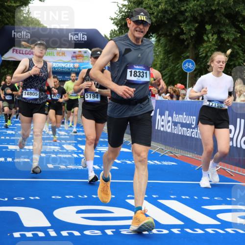 29.06.2025 - hella hamburg halbmarathon Strokosch-Dieckow http://msf.ph/oto/8501872 29.06.2025 10:52:46 Ziel 1257, 1258, 1657, 2099, 2287, 2444, 2814, 2910, 3999, 4557, 4558, 5077, 5116, 5169, 5194, 7475, 8172, 8720, 8955, 9065, 9163, 9869, 10724, 10811, 11217, 11459, 11992, 12482, 14122, 14198, 14286, 14805, 16467, 17198, 18331, 19244 meine-sportfotos.de