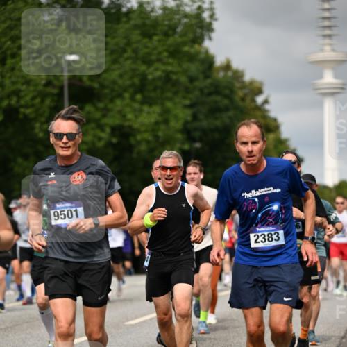 29.06.2025 - hella hamburg halbmarathon Dr. Thomas Lammeyer http://msf.ph/oto/8501875 29.06.2025 10:25:19 Kennedybrücke 1028, 1266, 1658, 2325, 2383, 2923, 2956, 2986, 3161, 3247, 3434, 3781, 3813, 4082, 4350, 5041, 5373, 5625, 5767, 6275, 6308, 7018, 7553, 7608, 8724, 8726, 8844, 9100, 9108, 9501, 10050, 10350, 10585, 10602, 11145 meine-sportfotos.de