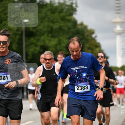 29.06.2025 - hella hamburg halbmarathon Dr. Thomas Lammeyer http://msf.ph/oto/8501894 29.06.2025 10:25:19 Kennedybrücke 1028, 1266, 1658, 2325, 2383, 2923, 2956, 2986, 3161, 3247, 3434, 3781, 3813, 4082, 4350, 5041, 5373, 5625, 5767, 6275, 6308, 7018, 7553, 7608, 8724, 8726, 8844, 9100, 9108, 9501, 10050, 10350, 10585, 10602, 11145 meine-sportfotos.de