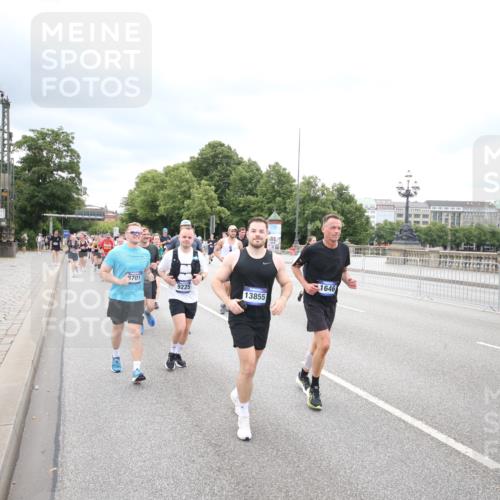 29.06.2025 - hella hamburg halbmarathon Jannik Wohlers http://msf.ph/oto/8501969 29.06.2025 10:58:13 Lombardsbrücke 1326, 1365, 1380, 1514, 1646, 2449, 2649, 3416, 3565, 3868, 4042, 4043, 4225, 4294, 5159, 5655, 5732, 5988, 6010, 6554, 6588, 6702, 6927, 7095, 7096, 7870, 7933, 7967, 8592, 8701, 8752, 9225, 9563, 9889, 9960, 9982, 10026, 10498, 11140, 12023, 12024, 12310, 12968, 12970, 13547, 13784, 13855, 14935, 15918, 15919, 15926, 16104, 16561, 16906, 16998, 17036, 17164, 17165, 17323, 17480, 17554, 17572, 17601, 17651, 17659, 17874, 18822, 19183 meine-sportfotos.de