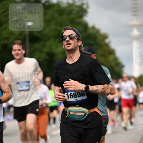 29.06.2025 - hella hamburg halbmarathon Dr. Thomas Lammeyer http://msf.ph/oto/8501986 29.06.2025 10:25:22 Kennedybrücke 1028, 1266, 1658, 2325, 2383, 2635, 2956, 2986, 3161, 3247, 3434, 3781, 3813, 4082, 4350, 5041, 5373, 5625, 5767, 6275, 6308, 7018, 7553, 7608, 8724, 8726, 8844, 9100, 9108, 9501, 10050, 10350, 10602, 11145 meine-sportfotos.de