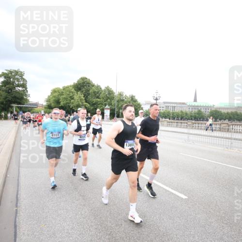 29.06.2025 - hella hamburg halbmarathon Jannik Wohlers http://msf.ph/oto/8502002 29.06.2025 10:58:14 Lombardsbrücke 1326, 1365, 1380, 1514, 1646, 2449, 2649, 3416, 3565, 3868, 4042, 4043, 4225, 4294, 5159, 5655, 5732, 6010, 6554, 6588, 6633, 6702, 6927, 7095, 7096, 7870, 7933, 7967, 8592, 8701, 8752, 9225, 9563, 9889, 9960, 9982, 10026, 11140, 12023, 12024, 12968, 12970, 13547, 13784, 13855, 14935, 15918, 15919, 16104, 16561, 16906, 16998, 17036, 17164, 17165, 17323, 17480, 17554, 17572, 17601, 17651, 17659, 17874, 18822, 19183 meine-sportfotos.de