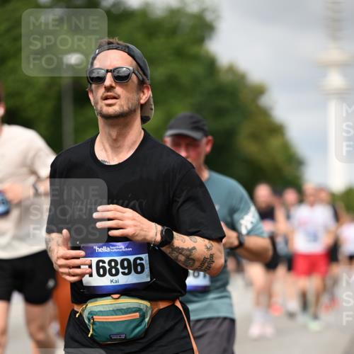 29.06.2025 - hella hamburg halbmarathon Dr. Thomas Lammeyer http://msf.ph/oto/8502006 29.06.2025 10:25:22 Kennedybrücke 1028, 1266, 1658, 2325, 2383, 2635, 2956, 2986, 3161, 3247, 3434, 3781, 3813, 4082, 4350, 5041, 5373, 5625, 5767, 6275, 6308, 7018, 7553, 7608, 8724, 8726, 8844, 9100, 9108, 9501, 10050, 10350, 10602, 11145 meine-sportfotos.de