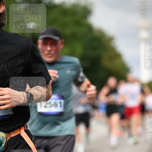 29.06.2025 - hella hamburg halbmarathon Dr. Thomas Lammeyer http://msf.ph/oto/8502029 29.06.2025 10:25:23 Kennedybrücke 1028, 1266, 1658, 2325, 2383, 2635, 2956, 2986, 3161, 3247, 3434, 3813, 4082, 4350, 5041, 5373, 5625, 5767, 6275, 6308, 7018, 7553, 7608, 7781, 8726, 8844, 9100, 9108, 9501, 9624, 10050, 10602 meine-sportfotos.de