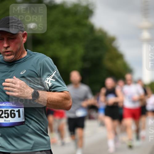 29.06.2025 - hella hamburg halbmarathon Dr. Thomas Lammeyer http://msf.ph/oto/8502038 29.06.2025 10:25:23 Kennedybrücke 1028, 1266, 1658, 2325, 2383, 2635, 2956, 2986, 3161, 3247, 3434, 3813, 4082, 4350, 5041, 5373, 5625, 5767, 6275, 6308, 7018, 7553, 7608, 7781, 8726, 8844, 9100, 9108, 9501, 9624, 10050, 10602 meine-sportfotos.de
