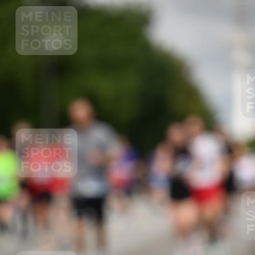 29.06.2025 - hella hamburg halbmarathon Dr. Thomas Lammeyer http://msf.ph/oto/8502073 29.06.2025 10:25:24 Kennedybrücke 1028, 1266, 1658, 2325, 2383, 2635, 2956, 2986, 3247, 3434, 3813, 4082, 4350, 4786, 5041, 5373, 5395, 5625, 5767, 6275, 6308, 7018, 7553, 7608, 7781, 8095, 8726, 8844, 9100, 9108, 9501, 9624, 10050, 10602 meine-sportfotos.de
