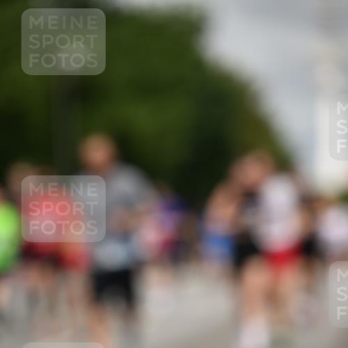 29.06.2025 - hella hamburg halbmarathon Dr. Thomas Lammeyer http://msf.ph/oto/8502075 29.06.2025 10:25:24 Kennedybrücke 1028, 1266, 1658, 2325, 2383, 2635, 2956, 2986, 3247, 3434, 3813, 4082, 4350, 4786, 5041, 5373, 5395, 5625, 5767, 6275, 6308, 7018, 7553, 7608, 7781, 8095, 8726, 8844, 9100, 9108, 9501, 9624, 10050, 10602 meine-sportfotos.de