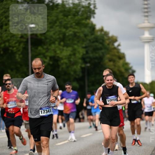 29.06.2025 - hella hamburg halbmarathon Dr. Thomas Lammeyer http://msf.ph/oto/8502079 29.06.2025 10:25:25 Kennedybrücke 1028, 1266, 1658, 2325, 2383, 2635, 2956, 2986, 3247, 3434, 3813, 4082, 4350, 4786, 5041, 5373, 5395, 5625, 5767, 6275, 6308, 7018, 7553, 7608, 7781, 8095, 8726, 8844, 9100, 9108, 9501, 9624, 10050, 10602, 10874 meine-sportfotos.de