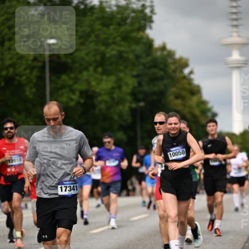 29.06.2025 - hella hamburg halbmarathon Dr. Thomas Lammeyer http://msf.ph/oto/8502083 29.06.2025 10:25:25 Kennedybrücke 1028, 1266, 1658, 2325, 2383, 2635, 2956, 2986, 3247, 3434, 3813, 4082, 4350, 4786, 5041, 5373, 5395, 5625, 5767, 6275, 6308, 7018, 7553, 7608, 7781, 8095, 8726, 8844, 9100, 9108, 9501, 9624, 10050, 10602, 10874 meine-sportfotos.de