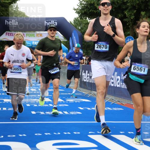 29.06.2025 - hella hamburg halbmarathon Strokosch-Dieckow http://msf.ph/oto/8502085 29.06.2025 10:52:35 Ziel 2346, 2670, 3715, 3952, 3999, 5116, 6561, 6562, 7232, 7475, 9145, 9739, 9869, 10115, 11459, 11689, 12450, 12482, 13051, 13301, 14122, 14561, 15001, 15980, 18982 meine-sportfotos.de