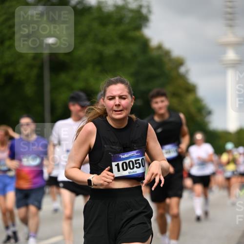 29.06.2025 - hella hamburg halbmarathon Dr. Thomas Lammeyer http://msf.ph/oto/8502176 29.06.2025 10:25:28 Kennedybrücke 1028, 1266, 1658, 2383, 2635, 2956, 3122, 3247, 3434, 3813, 4350, 4786, 5041, 5061, 5373, 5395, 5625, 5767, 6275, 6308, 7018, 7522, 7553, 7608, 7781, 8095, 8726, 8844, 9100, 9108, 9501, 9624, 10050, 10602, 10874 meine-sportfotos.de