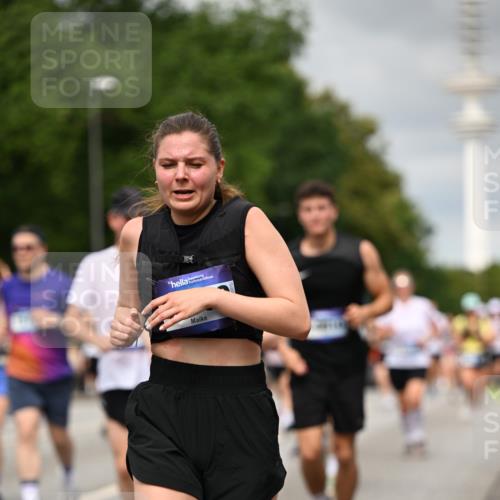29.06.2025 - hella hamburg halbmarathon Dr. Thomas Lammeyer http://msf.ph/oto/8502187 29.06.2025 10:25:28 Kennedybrücke 1028, 1266, 1658, 2383, 2635, 2956, 3122, 3247, 3434, 3813, 4350, 4786, 5041, 5061, 5373, 5395, 5625, 5767, 6275, 6308, 7018, 7522, 7553, 7608, 7781, 8095, 8726, 8844, 9100, 9108, 9501, 9624, 10050, 10602, 10874 meine-sportfotos.de
