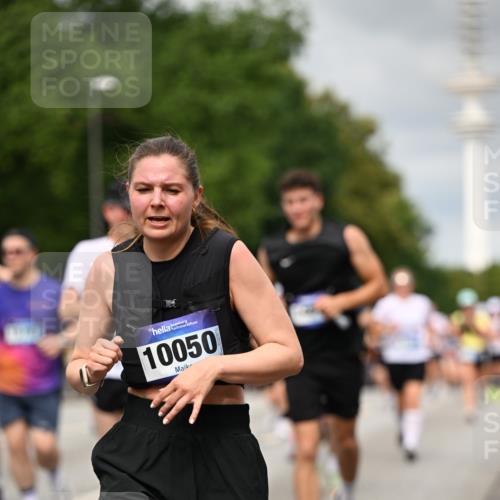 29.06.2025 - hella hamburg halbmarathon Dr. Thomas Lammeyer http://msf.ph/oto/8502189 29.06.2025 10:25:28 Kennedybrücke 1028, 1266, 1658, 2383, 2635, 2956, 3122, 3247, 3434, 3813, 4350, 4786, 5041, 5061, 5373, 5395, 5625, 5767, 6275, 6308, 7018, 7522, 7553, 7608, 7781, 8095, 8726, 8844, 9100, 9108, 9501, 9624, 10050, 10602, 10874 meine-sportfotos.de