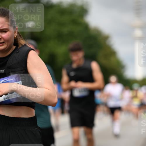 29.06.2025 - hella hamburg halbmarathon Dr. Thomas Lammeyer http://msf.ph/oto/8502204 29.06.2025 10:25:29 Kennedybrücke 1028, 1266, 1658, 2271, 2383, 2635, 2956, 3122, 3247, 3434, 3813, 4350, 4786, 5041, 5061, 5373, 5395, 5625, 5767, 5957, 7018, 7228, 7522, 7553, 7608, 7781, 8095, 8726, 8844, 9100, 9108, 9501, 9624, 10050, 10602, 10874 meine-sportfotos.de
