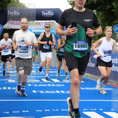 29.06.2025 - hella hamburg halbmarathon Strokosch-Dieckow http://msf.ph/oto/8502209 29.06.2025 10:52:33 Ziel 2346, 2670, 3715, 3952, 6561, 6562, 7178, 7232, 7475, 8371, 8661, 9145, 9739, 10115, 11459, 11689, 11791, 12450, 13051, 13301, 14122, 14561, 15001, 15980, 18982 meine-sportfotos.de