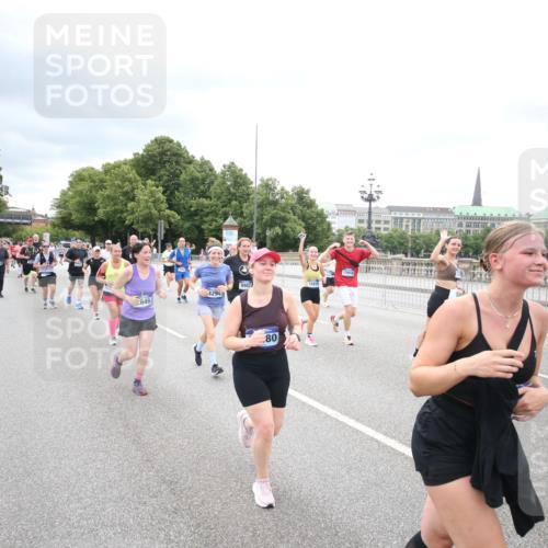 29.06.2025 - hella hamburg halbmarathon Jannik Wohlers http://msf.ph/oto/8502233 29.06.2025 10:58:21 Lombardsbrücke 1326, 1365, 1380, 1514, 1646, 2449, 2649, 2929, 3416, 3565, 4042, 4043, 4225, 4294, 5732, 6010, 6330, 6341, 6554, 6588, 6633, 6638, 6702, 6927, 7095, 7096, 7443, 7933, 7957, 7967, 8489, 8592, 8701, 8752, 9221, 9225, 9563, 9889, 9960, 9982, 10026, 11140, 12389, 12474, 12970, 13089, 13095, 13274, 13527, 13571, 13784, 13855, 15918, 15919, 16104, 16906, 16998, 17036, 17164, 17165, 17323, 17480, 17554, 17572, 17601, 17651, 17659, 17874, 18051 meine-sportfotos.de