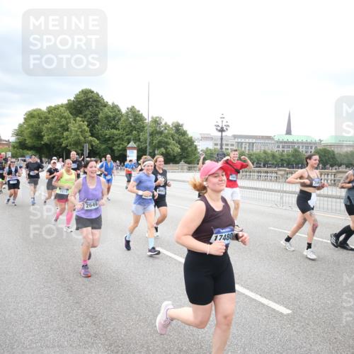 29.06.2025 - hella hamburg halbmarathon Jannik Wohlers http://msf.ph/oto/8502252 29.06.2025 10:58:21 Lombardsbrücke 1326, 1365, 1380, 1514, 1646, 2449, 2649, 2929, 3416, 3565, 4042, 4043, 4225, 4294, 5732, 6010, 6330, 6341, 6554, 6588, 6633, 6638, 6702, 6927, 7095, 7096, 7443, 7933, 7957, 7967, 8489, 8592, 8701, 8752, 9221, 9225, 9563, 9889, 9960, 9982, 10026, 11140, 12389, 12474, 12970, 13089, 13095, 13274, 13527, 13571, 13784, 13855, 15918, 15919, 16104, 16906, 16998, 17036, 17164, 17165, 17323, 17480, 17554, 17572, 17601, 17651, 17659, 17874, 18051 meine-sportfotos.de