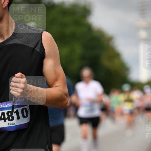 29.06.2025 - hella hamburg halbmarathon Dr. Thomas Lammeyer http://msf.ph/oto/8502274 29.06.2025 10:25:31 Kennedybrücke 1028, 1266, 1658, 2271, 2383, 2635, 2956, 3122, 3247, 3434, 3817, 4350, 4786, 5041, 5061, 5373, 5395, 5767, 5957, 6086, 7018, 7228, 7522, 7553, 7781, 8095, 8726, 8844, 9100, 9108, 9501, 9624, 10050, 10874 meine-sportfotos.de