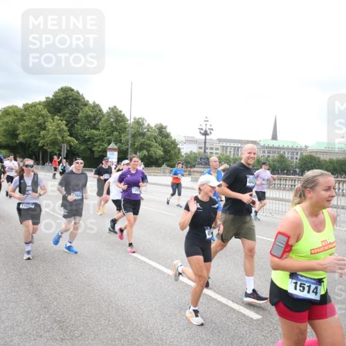 29.06.2025 - hella hamburg halbmarathon Jannik Wohlers http://msf.ph/oto/8502298 29.06.2025 10:58:24 Lombardsbrücke 1326, 1365, 1380, 1514, 2057, 2649, 2929, 3416, 3565, 4042, 4043, 4225, 4294, 4577, 4648, 6330, 6341, 6554, 6588, 6633, 6638, 6702, 6927, 7095, 7096, 7443, 7957, 7967, 8489, 8545, 8547, 8592, 8752, 9221, 9563, 9960, 9982, 10026, 11140, 12389, 12474, 12759, 12970, 13089, 13095, 13274, 13527, 13571, 13784, 15065, 15918, 15919, 16104, 16906, 17036, 17164, 17165, 17323, 17554, 17572, 17601, 17651, 17659, 17874, 18051 meine-sportfotos.de