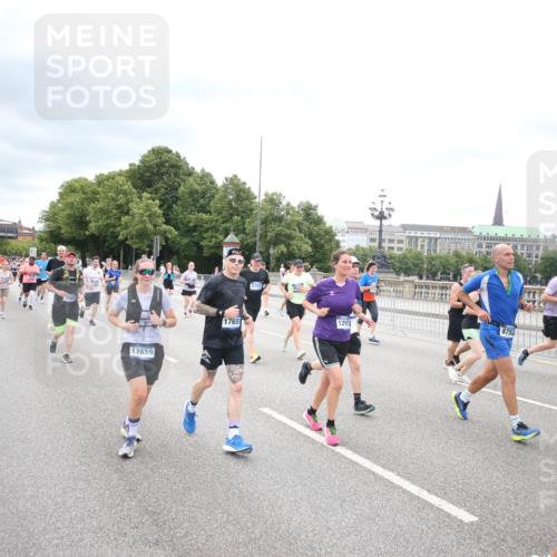 29.06.2025 - hella hamburg halbmarathon Jannik Wohlers http://msf.ph/oto/8502304 29.06.2025 10:58:25 Lombardsbrücke 1326, 1365, 1380, 1514, 2057, 2649, 2929, 3416, 3565, 4042, 4043, 4225, 4294, 4577, 4648, 6330, 6341, 6554, 6588, 6633, 6638, 6702, 6927, 7095, 7096, 7443, 7957, 7967, 8489, 8545, 8547, 8592, 8752, 9221, 9563, 9960, 9982, 10026, 10105, 10995, 11140, 12389, 12474, 12759, 12970, 13089, 13095, 13274, 13527, 13571, 13784, 15065, 15918, 15919, 17164, 17165, 17323, 17554, 17572, 17601, 17651, 17659, 17874, 18051 meine-sportfotos.de