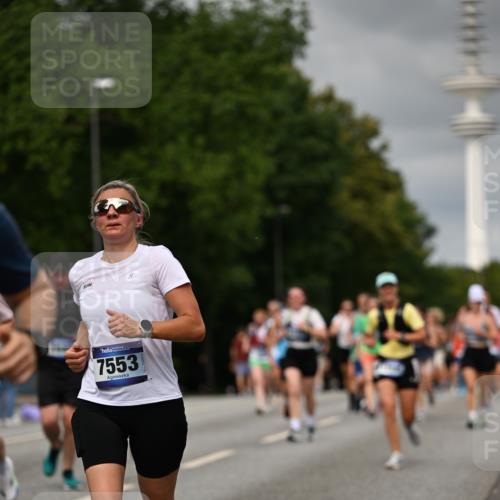 29.06.2025 - hella hamburg halbmarathon Dr. Thomas Lammeyer http://msf.ph/oto/8502307 29.06.2025 10:25:33 Kennedybrücke 1028, 1266, 1401, 1658, 2271, 2635, 2956, 3122, 3434, 3817, 4350, 4786, 5041, 5061, 5373, 5395, 5493, 5767, 5957, 6086, 7018, 7228, 7522, 7553, 7781, 8095, 8726, 8844, 9100, 9108, 9499, 9624, 10050, 10874 meine-sportfotos.de