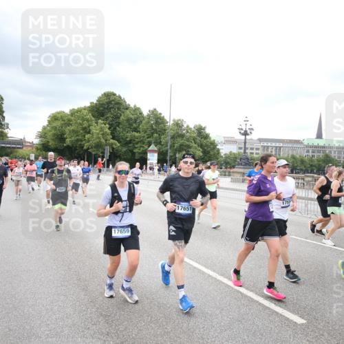 29.06.2025 - hella hamburg halbmarathon Jannik Wohlers http://msf.ph/oto/8502310 29.06.2025 10:58:25 Lombardsbrücke 1326, 1365, 1380, 1514, 2057, 2649, 2929, 3416, 3565, 4042, 4043, 4225, 4294, 4577, 4648, 6330, 6341, 6554, 6588, 6633, 6638, 6702, 6927, 7095, 7096, 7443, 7957, 7967, 8489, 8545, 8547, 8592, 8752, 9221, 9563, 9960, 9982, 10026, 10105, 10995, 11140, 12389, 12474, 12759, 12970, 13089, 13095, 13274, 13527, 13571, 13784, 15065, 15918, 15919, 17164, 17165, 17323, 17554, 17572, 17601, 17651, 17659, 17874, 18051 meine-sportfotos.de