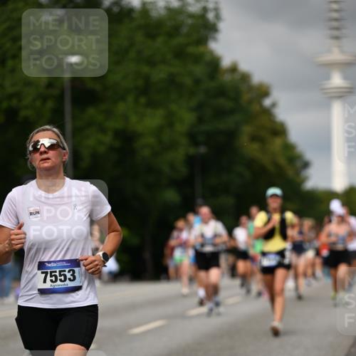 29.06.2025 - hella hamburg halbmarathon Dr. Thomas Lammeyer http://msf.ph/oto/8502319 29.06.2025 10:25:33 Kennedybrücke 1028, 1266, 1401, 1658, 2271, 2635, 2956, 3122, 3434, 3817, 4350, 4786, 5041, 5061, 5373, 5395, 5493, 5767, 5957, 6086, 7018, 7228, 7522, 7553, 7781, 8095, 8726, 8844, 9100, 9108, 9499, 9624, 10050, 10874 meine-sportfotos.de