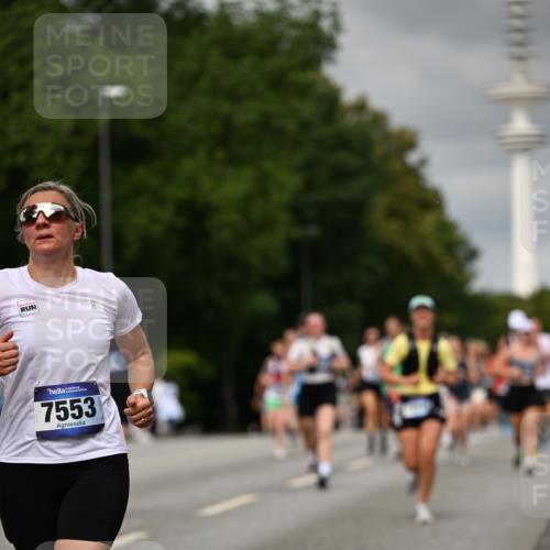 29.06.2025 - hella hamburg halbmarathon Dr. Thomas Lammeyer http://msf.ph/oto/8502323 29.06.2025 10:25:33 Kennedybrücke 1028, 1266, 1401, 1658, 2271, 2635, 2956, 3122, 3434, 3817, 4350, 4786, 5041, 5061, 5373, 5395, 5493, 5767, 5957, 6086, 7018, 7228, 7522, 7553, 7781, 8095, 8726, 8844, 9100, 9108, 9499, 9624, 10050, 10874 meine-sportfotos.de