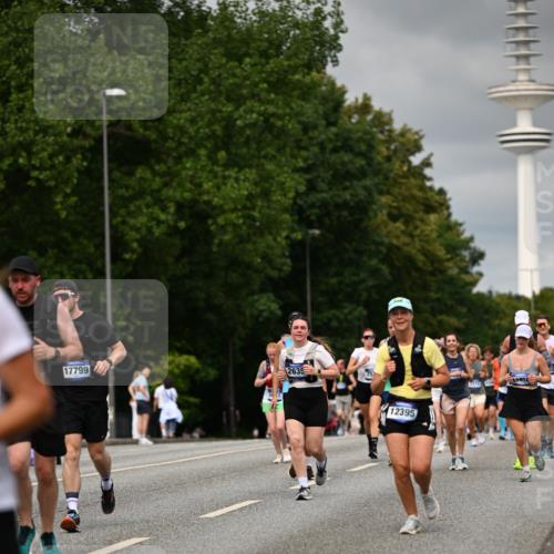 29.06.2025 - hella hamburg halbmarathon Dr. Thomas Lammeyer http://msf.ph/oto/8502335 29.06.2025 10:25:33 Kennedybrücke 1028, 1266, 1401, 1658, 2271, 2635, 2956, 3122, 3434, 3817, 4350, 4786, 5041, 5061, 5373, 5395, 5493, 5767, 5957, 6086, 7018, 7228, 7522, 7553, 7781, 8095, 8726, 8844, 9100, 9108, 9499, 9624, 10050, 10874 meine-sportfotos.de
