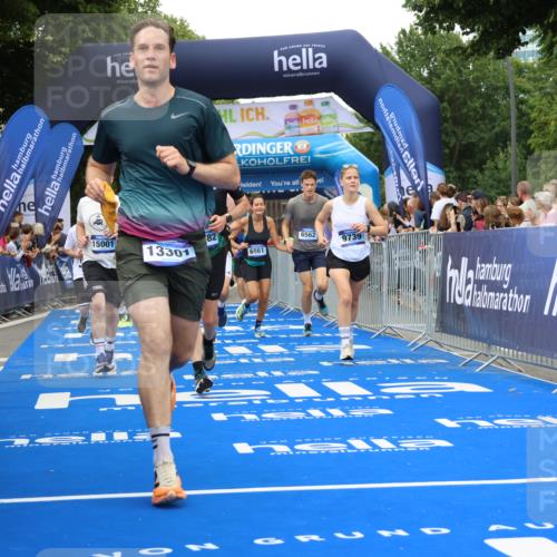 29.06.2025 - hella hamburg halbmarathon Strokosch-Dieckow http://msf.ph/oto/8502339 29.06.2025 10:52:31 Ziel 2346, 2670, 3715, 3952, 6561, 6562, 7178, 7232, 8371, 8661, 9145, 9739, 9876, 10115, 11689, 11791, 12450, 13015, 13051, 13301, 14561, 15001, 15980, 18982 meine-sportfotos.de