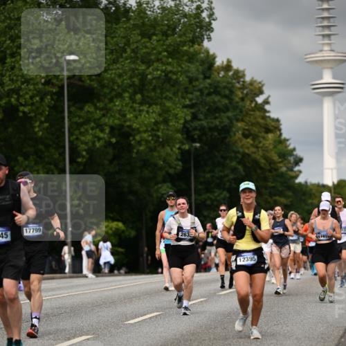 29.06.2025 - hella hamburg halbmarathon Dr. Thomas Lammeyer http://msf.ph/oto/8502354 29.06.2025 10:25:34 Kennedybrücke 1028, 1401, 1658, 2271, 2635, 2956, 3122, 3434, 3817, 4786, 5041, 5061, 5373, 5395, 5493, 5767, 5957, 6086, 7018, 7228, 7522, 7553, 7781, 8095, 8726, 8844, 9100, 9108, 9499, 9624, 10050, 10374, 10874 meine-sportfotos.de