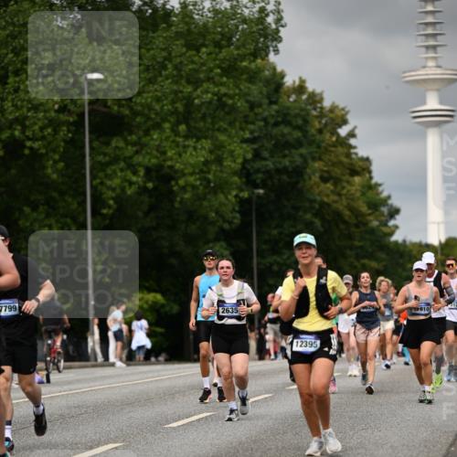 29.06.2025 - hella hamburg halbmarathon Dr. Thomas Lammeyer http://msf.ph/oto/8502369 29.06.2025 10:25:34 Kennedybrücke 1028, 1401, 1658, 2271, 2635, 2956, 3122, 3434, 3817, 4786, 5041, 5061, 5373, 5395, 5493, 5767, 5957, 6086, 7018, 7228, 7522, 7553, 7781, 8095, 8726, 8844, 9100, 9108, 9499, 9624, 10050, 10374, 10874 meine-sportfotos.de